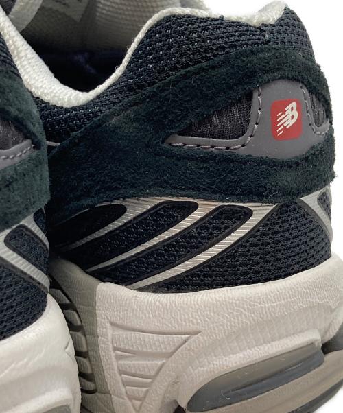 NEW BALANCE（ニューバランス）NEW BALANCE (ニューバランス) COMME des GARCONS HOMME (コムデギャルソン オム) ローカットスニーカー ML860JU2 ブラック×グレー サイズ:US8/UK7.5/EU41.5の古着・服飾アイテム