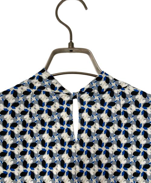 Leilian（レリアン）LEILIAN (レリアン) 総柄ブラウス ホワイト×ブルー×ブラック サイズ:13の古着・服飾アイテム