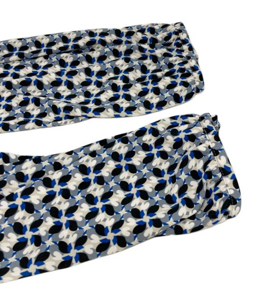 Leilian（レリアン）LEILIAN (レリアン) 総柄ブラウス ホワイト×ブルー×ブラック サイズ:13の古着・服飾アイテム