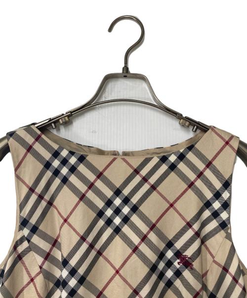 BURBERRY BLUE LABEL（バーバリーロンドンブルーレーベル）BURBERRY BLUE LABEL (バーバリーロンドンブルーレーベル) ノースリーブノバチェックワンピース ベージュ サイズ:38の古着・服飾アイテム
