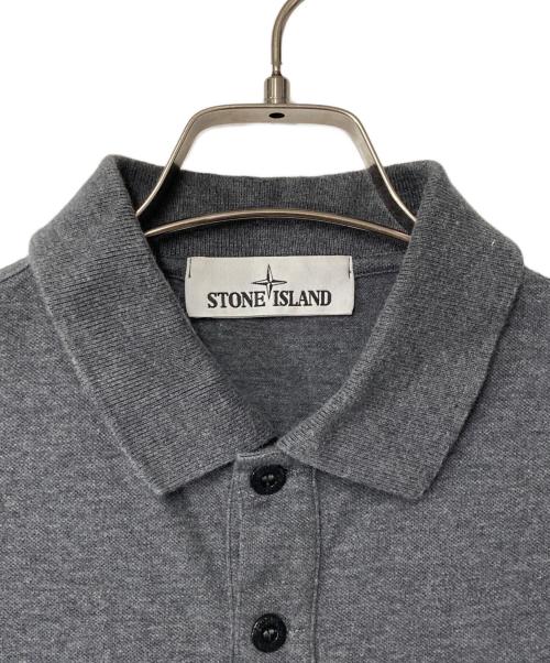 STONE ISLAND（ストーンアイランド）STONE ISLAND (ストーンアイランド) スクエアロゴ ポロシャツ グレー サイズ:Sの古着・服飾アイテム