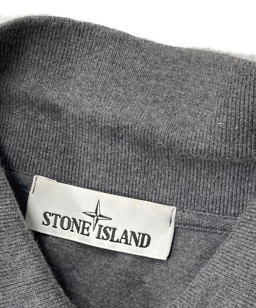 STONE ISLAND（ストーンアイランド）STONE ISLAND (ストーンアイランド) スクエアロゴ ポロシャツ グレー サイズ:Sの古着・服飾アイテム