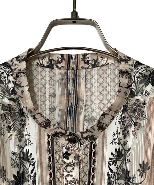 BOURGE（ブルージュ）BOURGE (ブルージュ) 総柄シアーブラウス ボウタイブラウス ベージュ サイズ:13+の古着・服飾アイテム