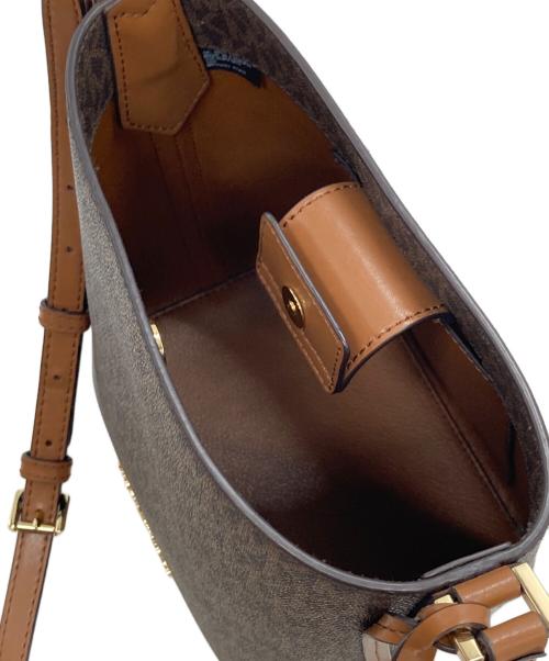 MICHAEL KORS（マイケル・コース）MICHAEL KORS (マイケルコース) キンバリー シグネチャー スモール バケット ショルダーバッグ ブラウンの古着・服飾アイテム