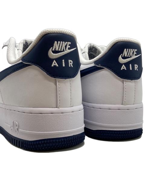 NIKE（ナイキ）NIKE (ナイキ) NIKE AIR FORCE 1 07  ホワイト×ネイビー サイズ:UK8/EUR42.5/cm27 未使用品の古着・服飾アイテム