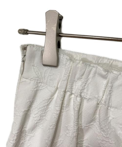 BALLSEY（ボールジィ）BALLSEY (ボールジィ) ジャガードフラワースカート ホワイト サイズ:36の古着・服飾アイテム