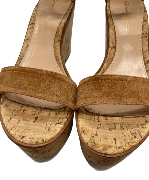 Gianvito Rossi（ジャンヴィト ロッシ）Gianvito Rossi (ジャンヴィト・ロッシ) ウェッジソールサンダル ブラウン サイズ:38の古着・服飾アイテム