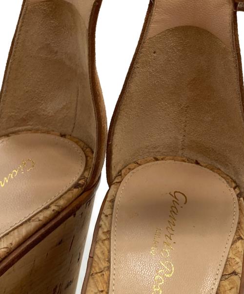 Gianvito Rossi（ジャンヴィト ロッシ）Gianvito Rossi (ジャンヴィト・ロッシ) ウェッジソールサンダル ブラウン サイズ:38の古着・服飾アイテム