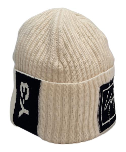 Y-3（ワイスリー）Y-3 (ワイスリー) BEANIE 3S アイボリー×ブラックの古着・服飾アイテム