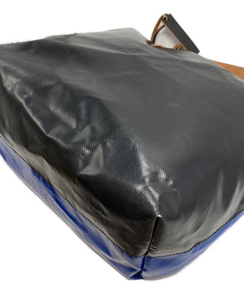 MARNI（マルニ）MARNI (マルニ) バイカラートートバッグ TRIBECA PVC ブルー×ブラック サイズ:UNIの古着・服飾アイテム