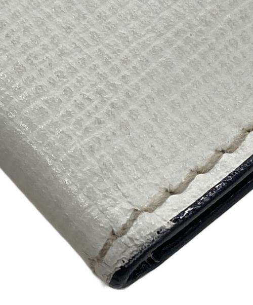 Valextra（ヴァレクストラ）Valextra (ヴァレクストラ) 6カードパスポートケース ホワイトの古着・服飾アイテム