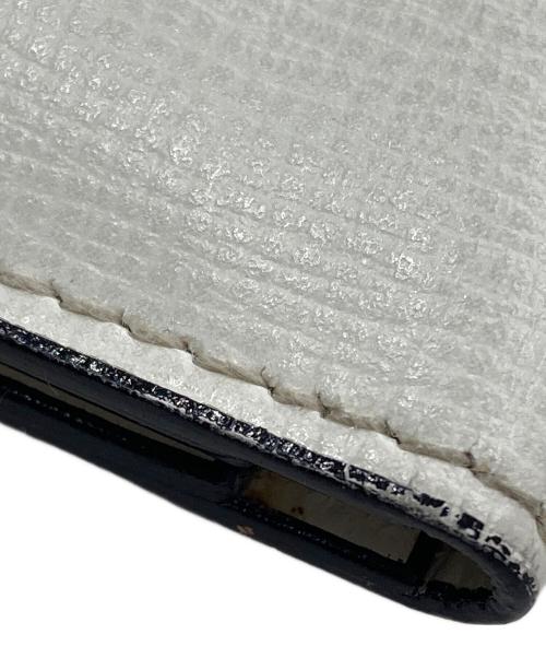 Valextra（ヴァレクストラ）Valextra (ヴァレクストラ) 6カードパスポートケース ホワイトの古着・服飾アイテム