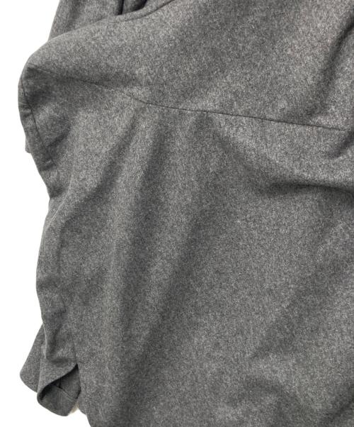 COMME des GARCONS COMME des GARCONS（コムデギャルソン コムデギャルソン）COMME des GARCONS COMME des GARCONS (コムデギャルソン コムデギャルソン) アシンメトリーワンピース グレー サイズ:Mの古着・服飾アイテム