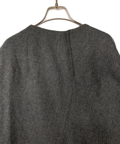 COMME des GARCONS COMME des GARCONS（コムデギャルソン コムデギャルソン）COMME des GARCONS COMME des GARCONS (コムデギャルソン コムデギャルソン) アシンメトリーワンピース グレー サイズ:Mの古着・服飾アイテム