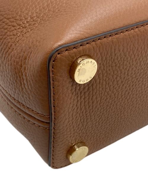 MICHAEL KORS（マイケル・コース）MICHAEL KORS (マイケルコース) カミーユ ラージ ペブルドレザー サッチェル 2WAYバッグ ブラウンの古着・服飾アイテム