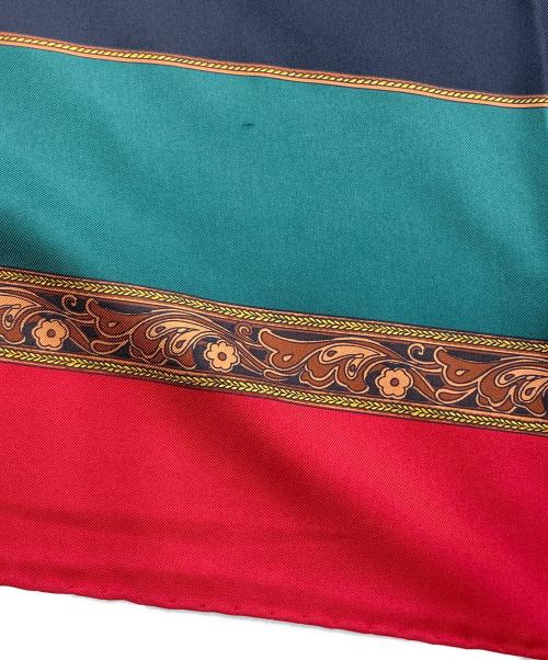 GUCCI（グッチ）GUCCI (グッチ) シルクスカーフ レッド×グリーン×ブラックの古着・服飾アイテム