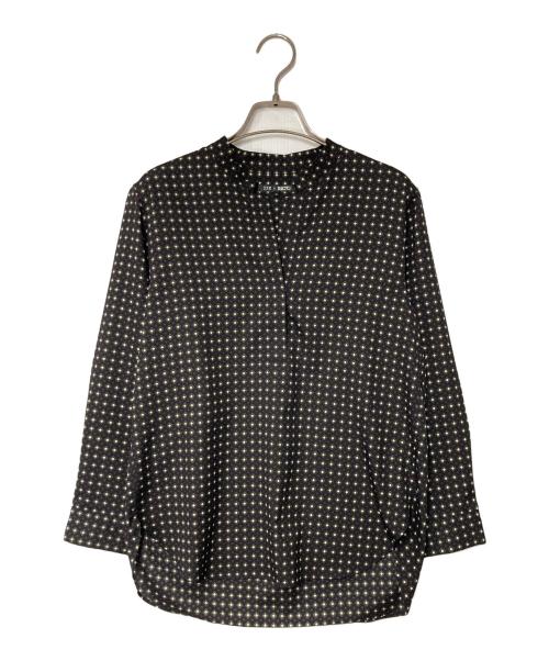 23区（ニジュウサンク）23区 (ニジュウサンク) RATTI (ラッチ) 総柄ブラウス ブラック サイズ:32の古着・服飾アイテム