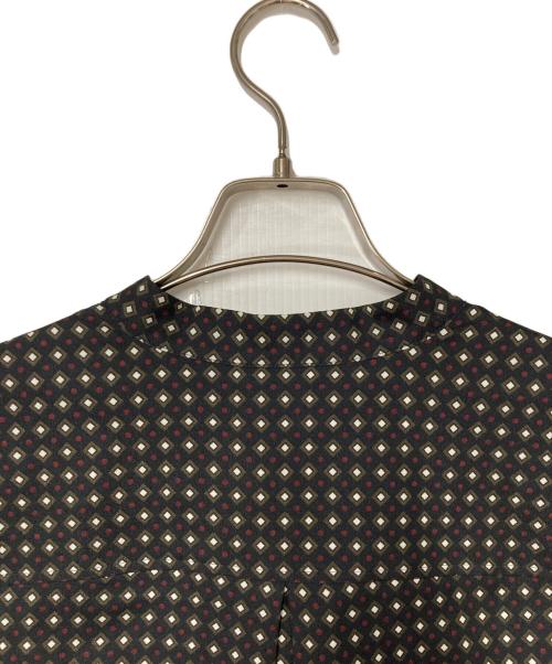 23区（ニジュウサンク）23区 (ニジュウサンク) RATTI (ラッチ) 総柄ブラウス ブラック サイズ:32の古着・服飾アイテム