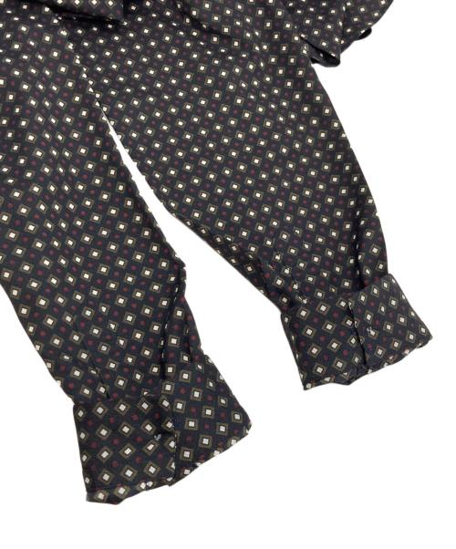 23区（ニジュウサンク）23区 (ニジュウサンク) RATTI (ラッチ) 総柄ブラウス ブラック サイズ:32の古着・服飾アイテム