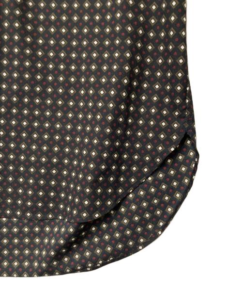 23区（ニジュウサンク）23区 (ニジュウサンク) RATTI (ラッチ) 総柄ブラウス ブラック サイズ:32の古着・服飾アイテム