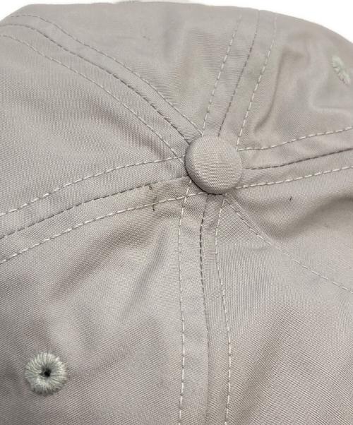 SUPREME（シュプリーム）SUPREME (シュプリーム) KAWS (カウズ) Chalk Logo 6 Panel Cap グレーの古着・服飾アイテム