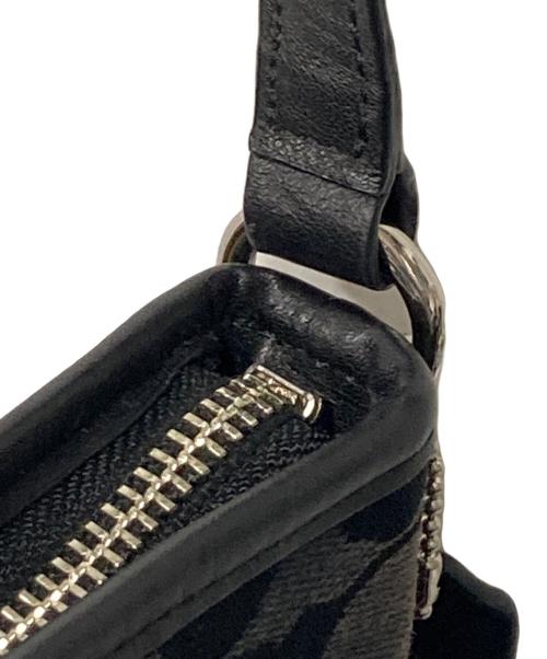 COACH（コーチ）COACH (コーチ) シグネチャーショルダーバッグ ブラックの古着・服飾アイテム