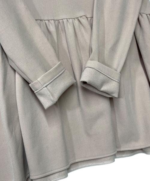 YORI（ヨリ）YORI (ヨリ) ソフト裏起毛フリルブラウス ペプラムカットソー ピンク サイズ:36の古着・服飾アイテム