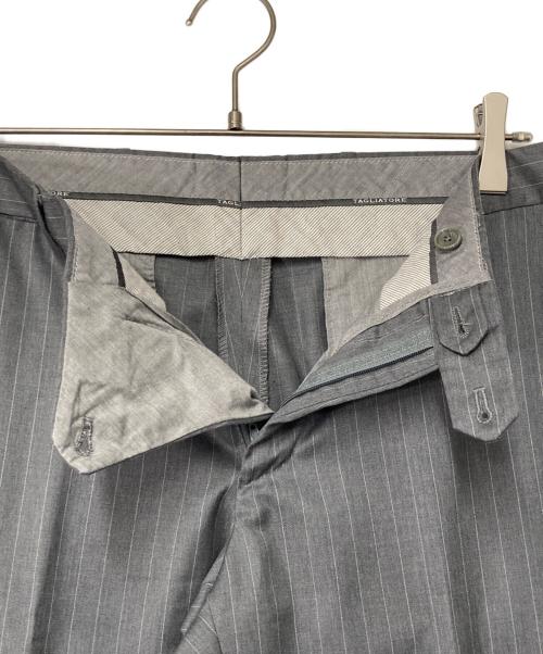 TAGLIATORE（タリアトーレ）TAGLIATORE (タリアトーレ) セットアップスーツ グレー×ホワイト サイズ:48/7 Rの古着・服飾アイテム