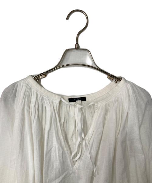 YLEVE（イレーヴ）YLEVE (イレーヴ) コットンボイルペザントブラウス ホワイトの古着・服飾アイテム