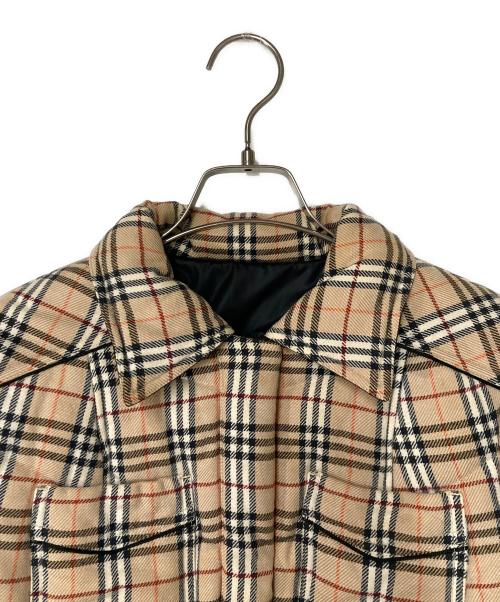 BURBERRY BLUE LABEL（バーバリーロンドンブルーレーベル）BURBERRY BLUE LABEL (バーバリーロンドンブルーレーベル) リバーシブルパテッドジャケット ベージュ×ブラック サイズ:40の古着・服飾アイテム