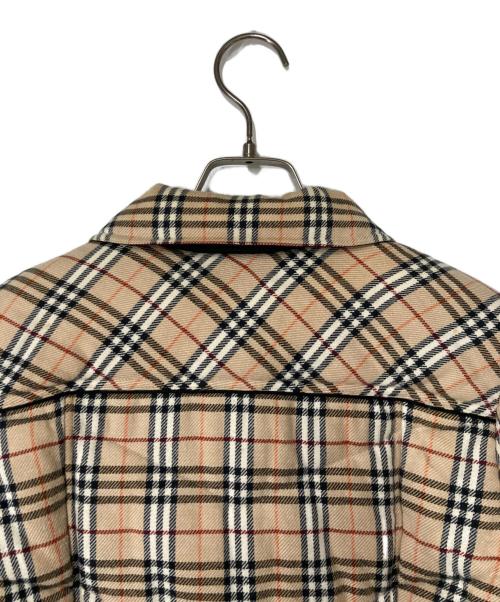 BURBERRY BLUE LABEL（バーバリーロンドンブルーレーベル）BURBERRY BLUE LABEL (バーバリーロンドンブルーレーベル) リバーシブルパテッドジャケット ベージュ×ブラック サイズ:40の古着・服飾アイテム