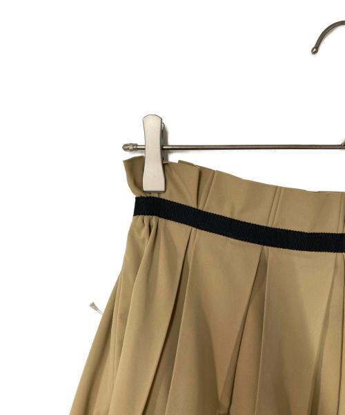 FRED PERRY（フレッドペリー）FRED PERRY (フレッドペリー) PLEATED SKIRT ベージュ サイズ:10の古着・服飾アイテム