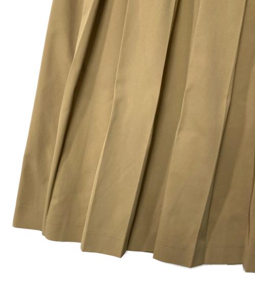 FRED PERRY（フレッドペリー）FRED PERRY (フレッドペリー) PLEATED SKIRT ベージュ サイズ:10の古着・服飾アイテム