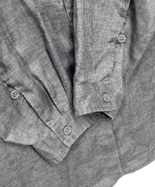 WHITE MOUNTAINEERING（ホワイトマウンテ二アニング）WHITE MOUNTAINEERING (ホワイトマウンテ二アニング) 22SS リネン混バンドカラーシャツ グレー サイズ:1の古着・服飾アイテム