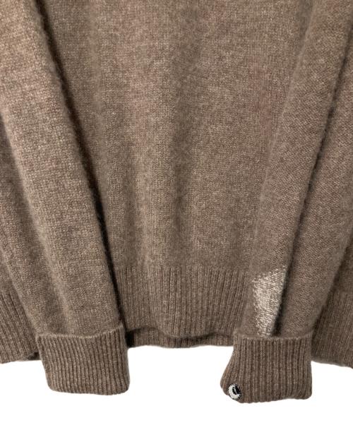 UNIQLO（ユニクロ）UNIQLO (ユニクロ) ANYA HINDMARCH (アニヤ・ハインドマーチ) カシミヤクルーネックセーター ブラウン サイズ:XLの古着・服飾アイテム