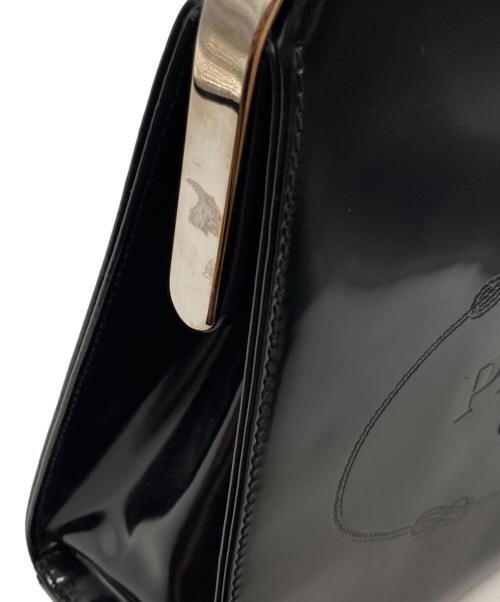 PRADA（プラダ）PRADA (プラダ) エンボスロゴ パテントレザー ハンドバッグ ブラックの古着・服飾アイテム