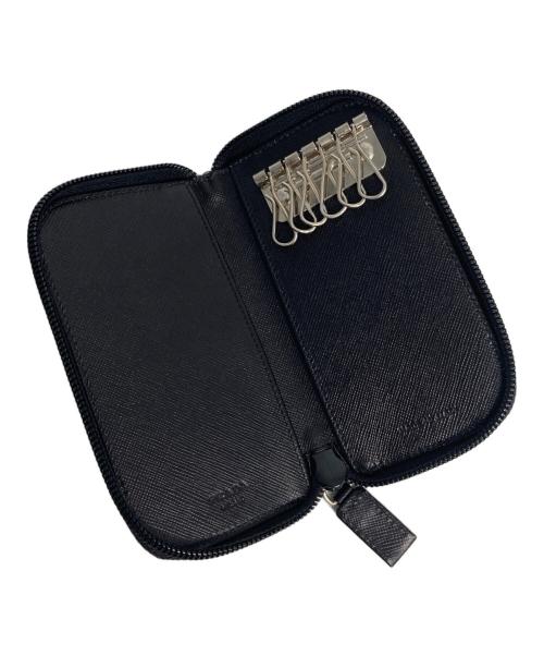 PRADA（プラダ）PRADA (プラダ) サフィアーノレザー ラウンドジップ 6連キーケース ブラックの古着・服飾アイテム