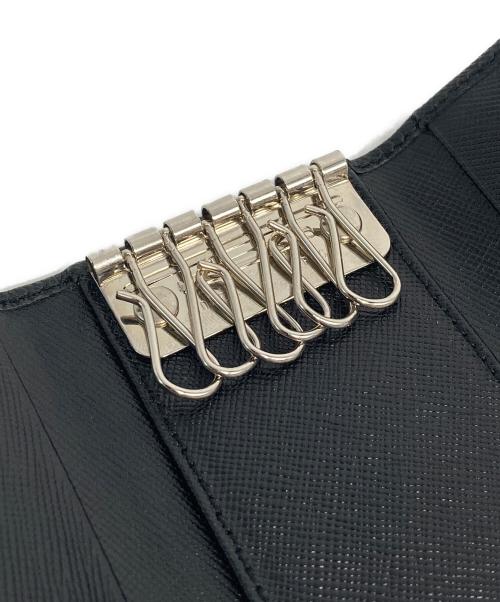 PRADA（プラダ）PRADA (プラダ) サフィアーノレザー 6連キーケース ブラックの古着・服飾アイテム