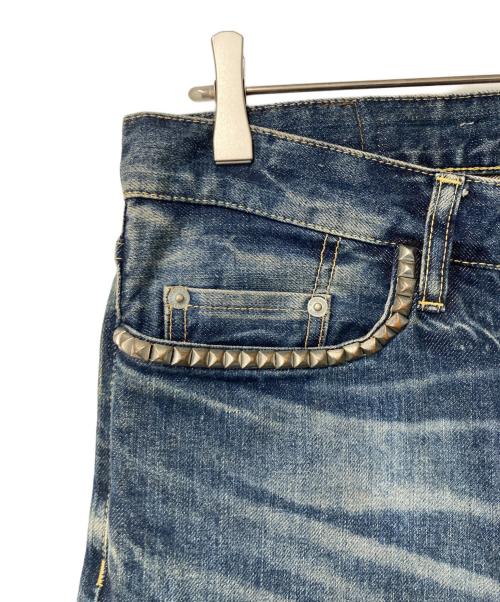Hysteric Glamour（ヒステリックグラマー）Hysteric Glamour (ヒステリックグラマー) MIHARA YASUHIRO (ミハラヤスヒロ) スタッズ ヴィンテージ加工デニムパンツ インディゴ サイズ:32の古着・服飾アイテム