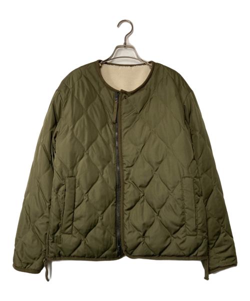 TAION（タイオン）TAION (タイオン) ミリタリー リバーシブル クルーネック ダウンジャケット オリーブ×アイボリー サイズ:Sの古着・服飾アイテム
