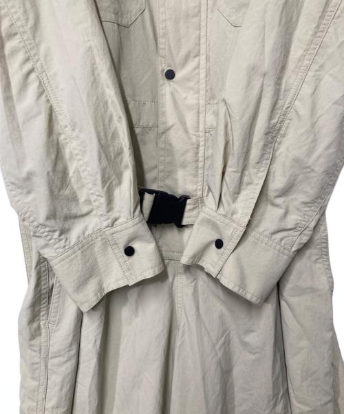 Adam et Rope（アダム エ ロペ）Adam et Rope (アダム エ ロペ) リサイクルナイロンジャンプスーツ ベージュ サイズ:38の古着・服飾アイテム