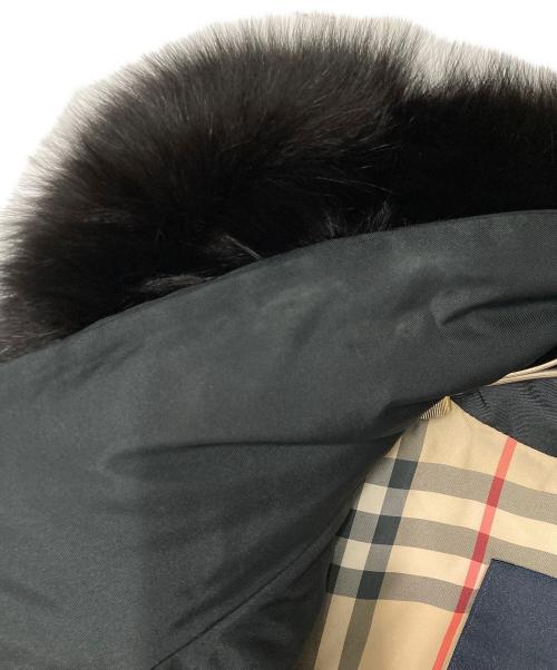 BURBERRY LONDON（バーバリーロンドン）BURBERRY LONDON (バーバリーロンドン) フォックスファー フーデッドダウンコート ブラック サイズ:38の古着・服飾アイテム