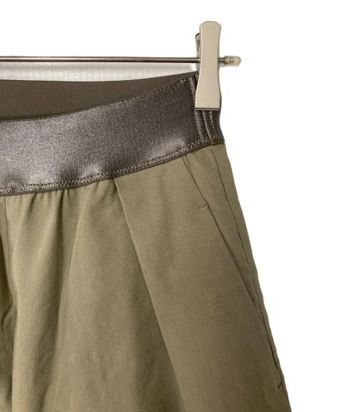 MUSE de Deuxieme Classe（ミューズ ドゥーズィエム クラス）MUSE de Deuxieme Classe (ミューズ ドゥーズィエム クラス) STRETCH TWILL タックパンツ カーキ サイズ:34の古着・服飾アイテム