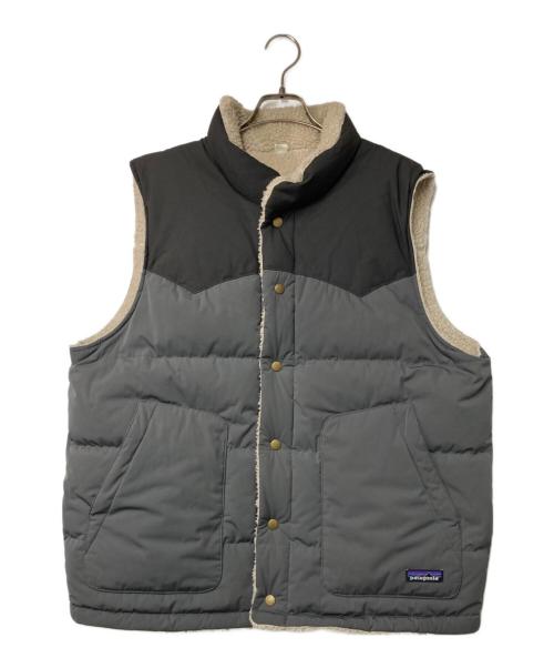 Patagonia（パタゴニア）Patagonia (パタゴニア) リバーシブル・ビビー・ダウン・ベスト グレー×ベージュ サイズ:Lの古着・服飾アイテム
