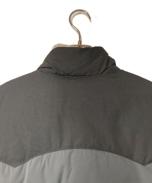 Patagonia（パタゴニア）Patagonia (パタゴニア) リバーシブル・ビビー・ダウン・ベスト グレー×ベージュ サイズ:Lの古着・服飾アイテム