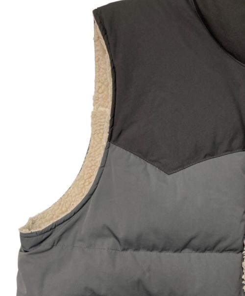 Patagonia（パタゴニア）Patagonia (パタゴニア) リバーシブル・ビビー・ダウン・ベスト グレー×ベージュ サイズ:Lの古着・服飾アイテム