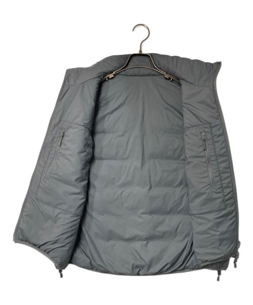 DAIWA PIER39（ダイワ ピア39）DAIWA PIER39 (ダイワ ピア39) TECH REVERSIBLE CLIMBERS PUFF VEST グレー サイズ:Mの古着・服飾アイテム