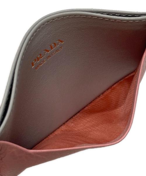 PRADA（プラダ）PRADA (プラダ) カードケース イタリア製 ピンク×グレーの古着・服飾アイテム