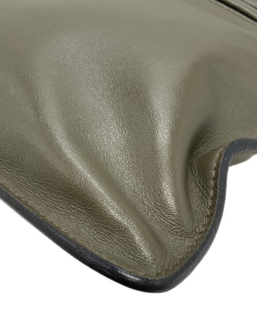 PRADA（プラダ）PRADA (プラダ) ロゴプレート カーフレザーショルダーバッグ カーキの古着・服飾アイテム