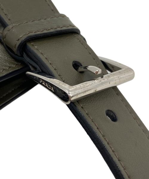 PRADA（プラダ）PRADA (プラダ) ロゴプレート カーフレザーショルダーバッグ カーキの古着・服飾アイテム